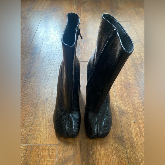 Maison Margiela black croc tabi boots- Never Worn - Picture 2 of 6